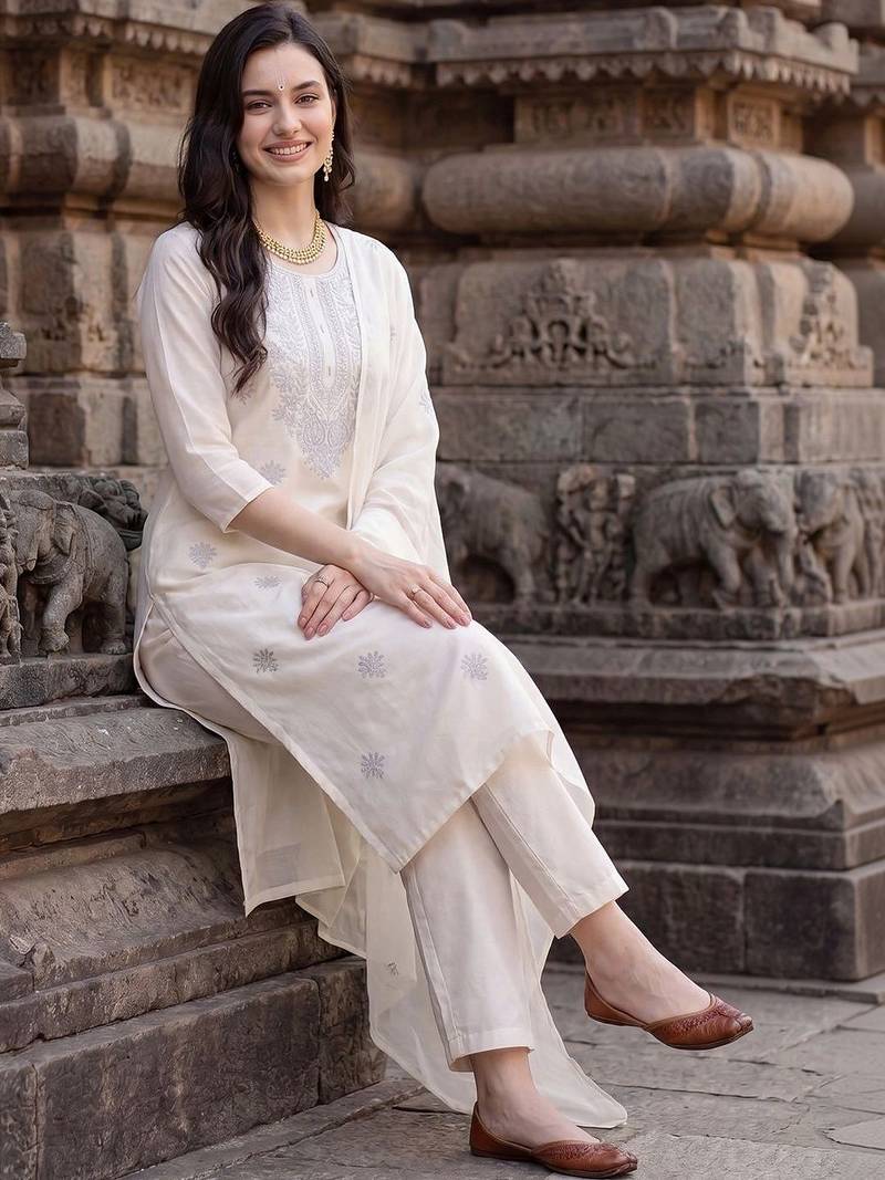 Women Ethnic Motifs Embroidered Regular Thread Work Pure Cotton Kurta with Trousers & With Dupatta