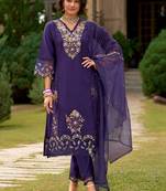 Women Floral Embroidered Regular Thread Work Kurta with Trousers & With Dupatta