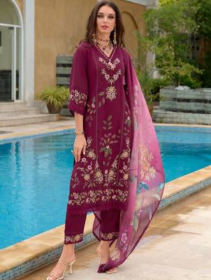 Women Floral Embroidered Regular Thread Work Pure Silk Kurta with Trousers & With Dupatta 7