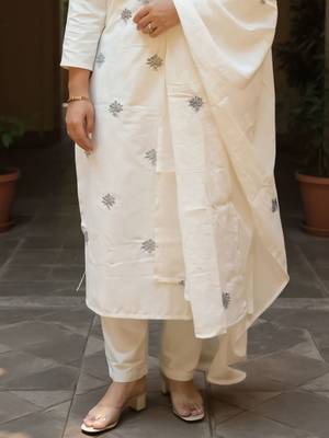 Women Floral Embroidered Round Neck Cotton Kurta with Trousers & Dupatta 7