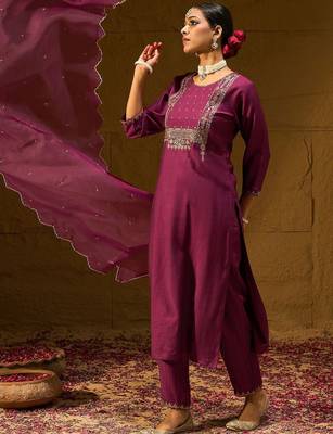 Ethnic Motifs Embroidered Sequinned Liva Straight Kurta With Trousers & Dupatta 2