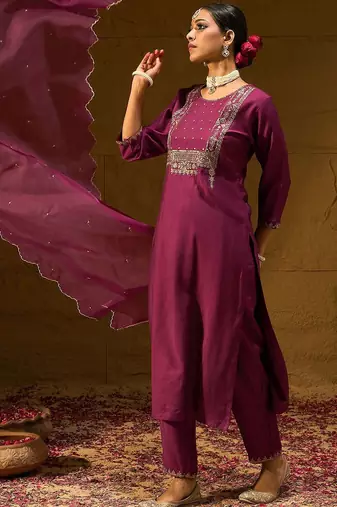 Ethnic Motifs Embroidered Sequinned Liva Straight Kurta With Trousers & Dupatta