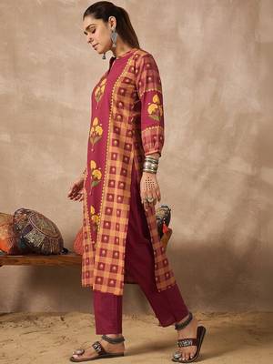 Women Floral Printed Regular Pure Cotton Kurta with Trousers 6