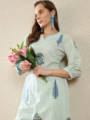 Women Printed Regular Pure Cotton Kurta with Trousers 5