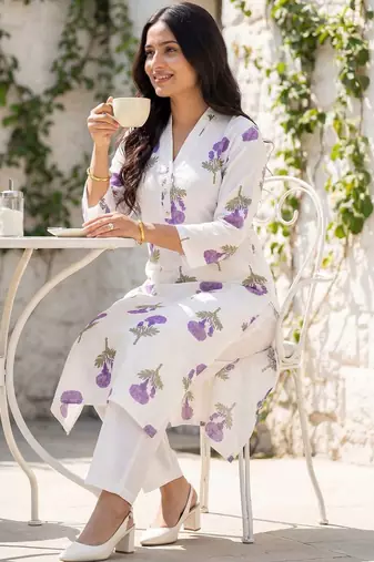Women Floral Printed Regular Pure Cotton Kurta with Trousers