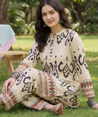 Women Printed Regular Kurta with Trousers 1