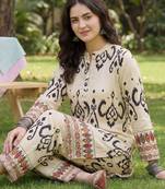 Women Printed Regular Kurta with Trousers