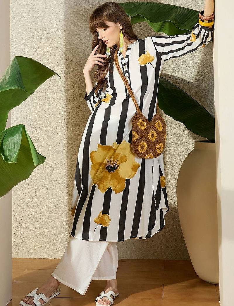 Women Floral Printed Regular Pure Cotton Kurta with Trousers