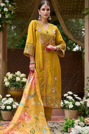 Women Floral Embroidered Regular Thread Work Kurta with Trousers & With Dupatta