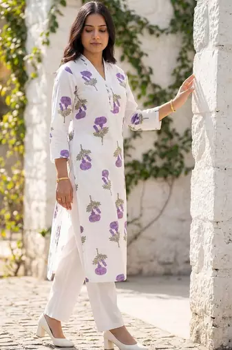 Women Floral Printed Regular Pure Cotton Kurta with Trousers