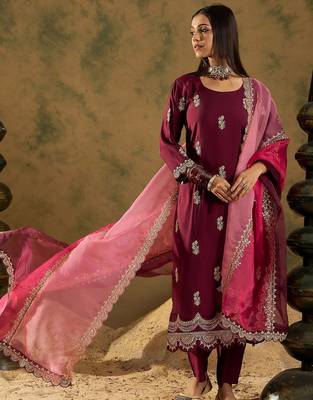 Ethnic Embroidered Zari Work Regular Sleeves Round Neck Silk Blend Kurta Set 1