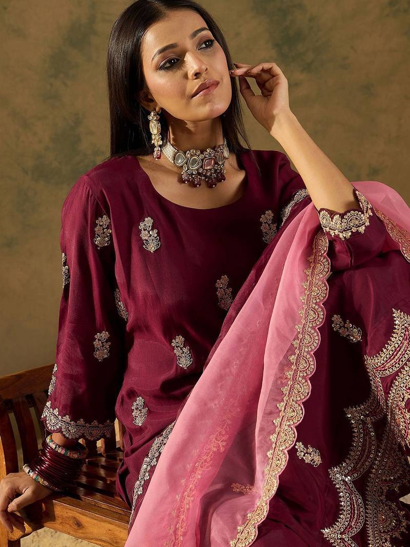 Ethnic Embroidered Zari Work Regular Sleeves Round Neck Silk Blend Kurta Set