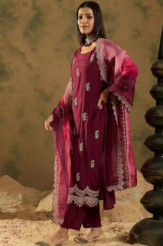 Ethnic Embroidered Zari Work Regular Sleeves Round Neck Silk Blend Kurta Set