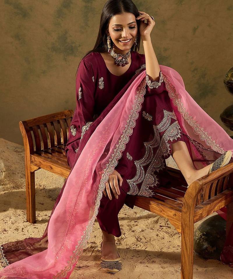 Ethnic Embroidered Zari Work Regular Sleeves Round Neck Silk Blend Kurta Set