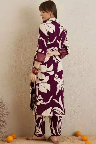 Women Floral Printed Regular Kurta with Trousers