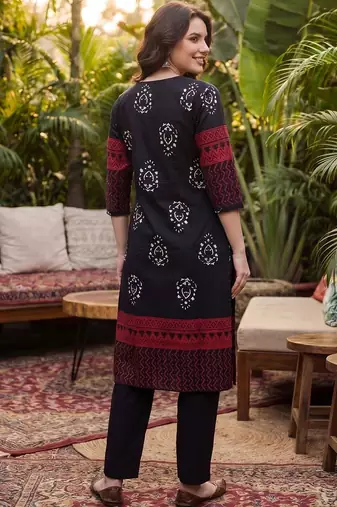 Women Floral Printed Regular Thread Work Pure Cotton Kurta with Trousers & With Dupatta