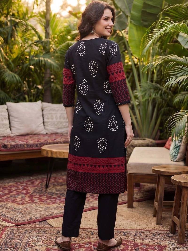 Women Floral Printed Regular Thread Work Pure Cotton Kurta with Trousers & With Dupatta