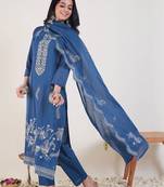 Embroidered Notch Neck Thread Work Pure Cotton Kurta With Trousers & Dupatta