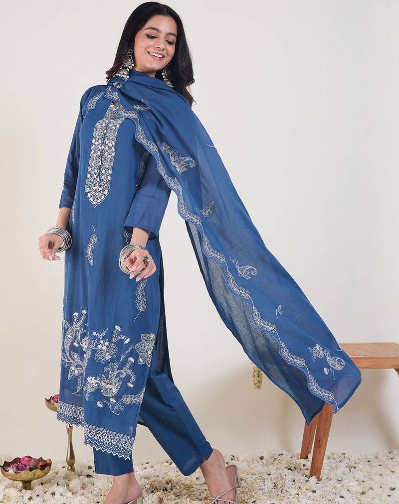 Embroidered Notch Neck Thread Work Pure Cotton Kurta With Trousers & Dupatta