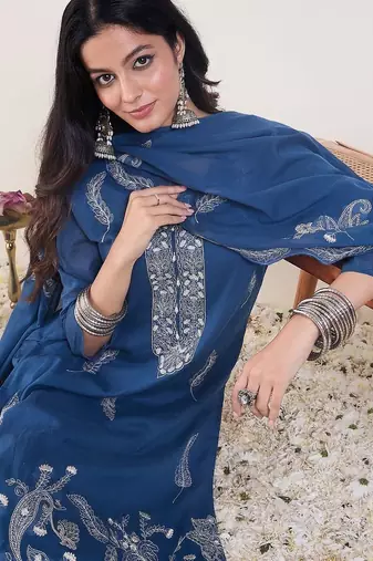 Embroidered Notch Neck Thread Work Pure Cotton Kurta With Trousers & Dupatta
