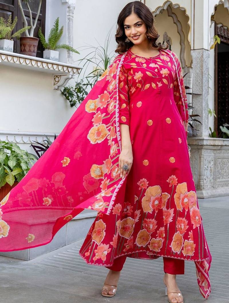 Women Floral Printed Regular  Cotton Kurta with Trousers & With Dupatta