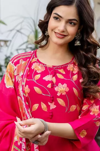 Women Floral Printed Regular  Cotton Kurta with Trousers & With Dupatta