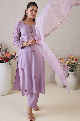 Women Floral Embroidered Regular Thread Work Kurta with Trousers & With Dupatta