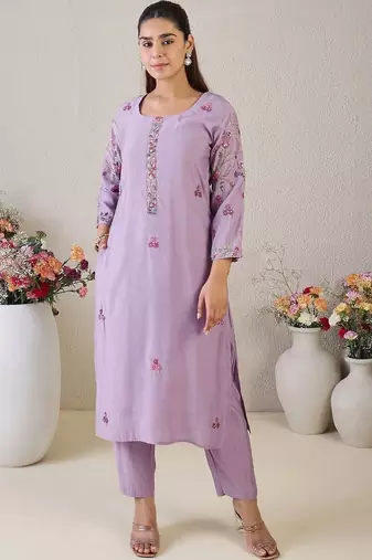 Women Floral Embroidered Regular Thread Work Kurta with Trousers & With Dupatta