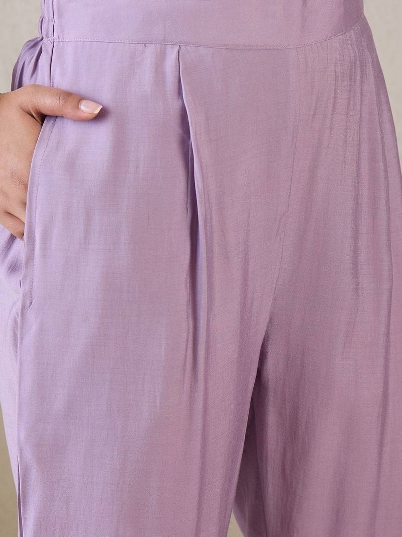 Women Floral Embroidered Regular Thread Work Kurta with Trousers & With Dupatta
