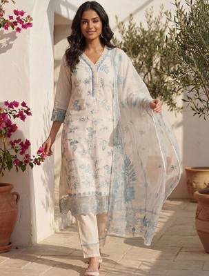 Women Floral Embroidered Regular Thread Work Kurta with Trousers & With Dupatta 1