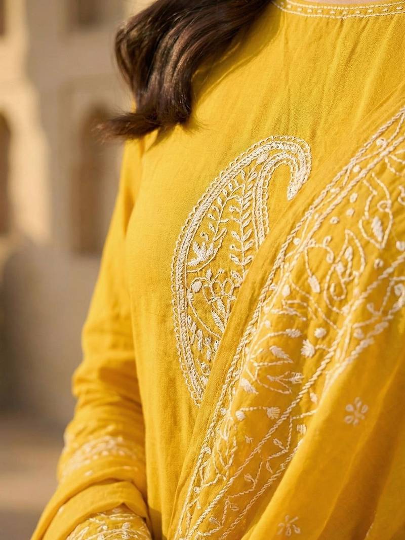 Women Ethnic Motifs Embroidered Regular Thread Work Pure Cotton Kurta with Trousers & With Dupatta
