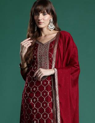 Embroidered Jacquard Zari Kurta With Trousers & Dupatta 1
