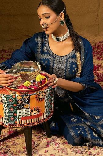 Ethnic Motifs Embroidered Zari Straight Kurta with Trousers & Dupatta