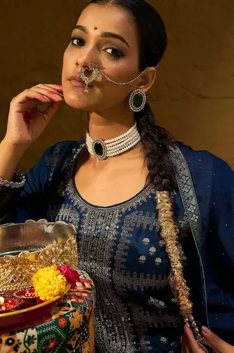 Ethnic Motifs Embroidered Zari Straight Kurta with Trousers & Dupatta