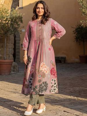 Women Floral Printed Panelled Pure Cotton Kurta with Trousers 1