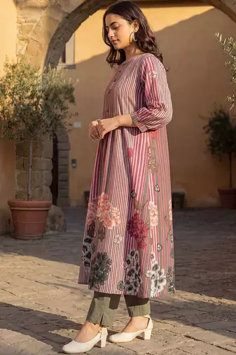 Women Floral Printed Panelled Pure Cotton Kurta with Trousers
