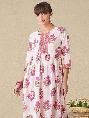 Floral Printed Notch Neck A-Line Pure Cotton Kurta With Trousers 1