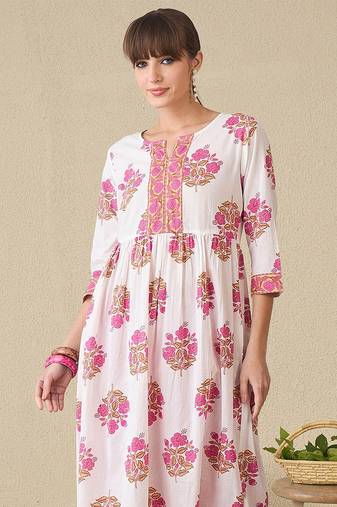 Floral Printed Notch Neck A-Line  Cotton Kurta With Trousers