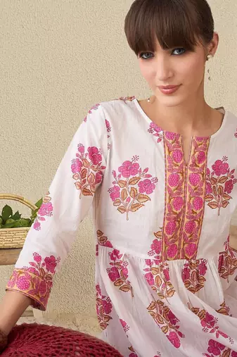Floral Printed Notch Neck A-Line Pure Cotton Kurta With Trousers