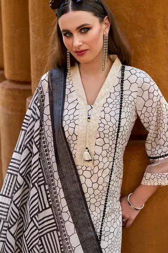 Women Printed Regular Thread Work Pure Cotton Kurta with Trousers & With Dupatta