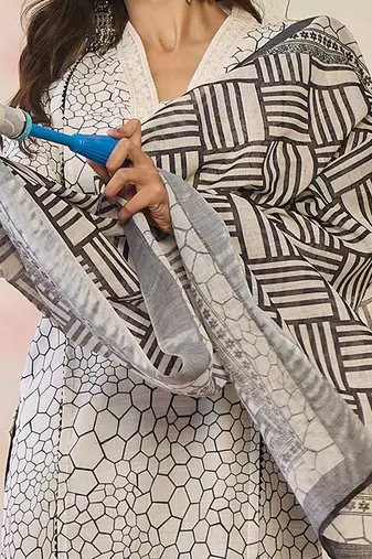 Women Printed Regular Thread Work Pure Cotton Kurta with Trousers & With Dupatta