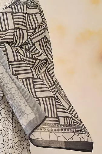 Women Printed Regular Thread Work Pure Cotton Kurta with Trousers & With Dupatta