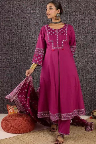 Women Ethnic Motifs Printed Pleated Thread Work Pure Cotton Kurta with Trousers & With Dupatta