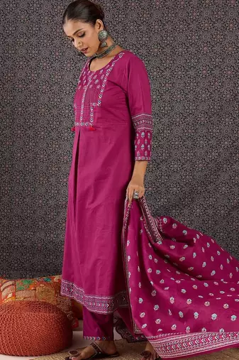 Women Ethnic Motifs Printed Pleated Thread Work Pure Cotton Kurta with Trousers & With Dupatta