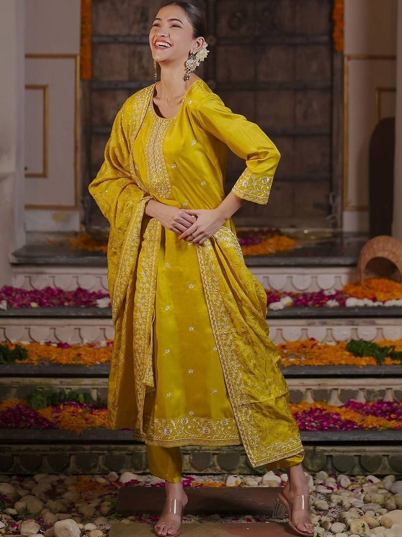 Women Ethnic Motifs Embroidered Regular Sequinned Kurta with Trousers & With Dupatta