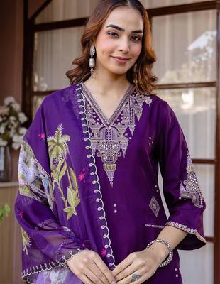 Women Ethnic Motifs Embroidered Regular Thread Work Kurta with Trousers & With Dupatta 3