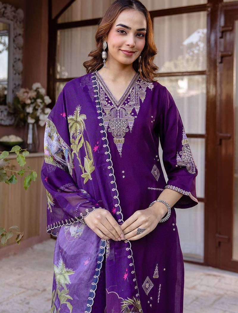 Women Ethnic Motifs Embroidered Regular Thread Work Kurta with Trousers & With Dupatta