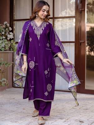 Women Ethnic Motifs Embroidered Regular Thread Work Kurta with Trousers & With Dupatta 7