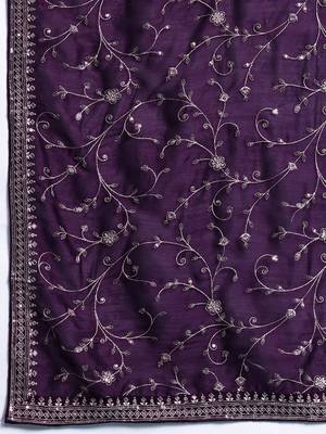 Ethnic Motifs Embroidered Kurta with Trousers & Dupatta 4