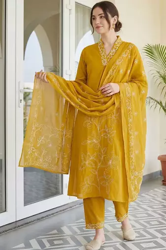 Women Floral Embroidered Regular Thread Work Pure Cotton Kurta with Trousers & With Dupatta
